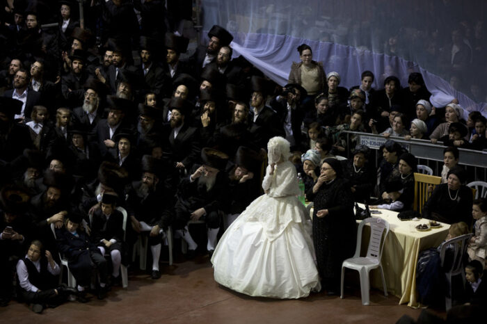 В Нью-Йорке власти запретили проводить свадьбу хасидов, на которую должны были прийти 10 тысяч гостей